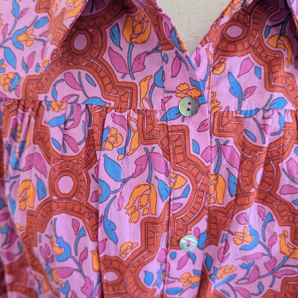 NWOT Avara Women’s Pink, Blue, Red Patterned Button-Down Blouse Shirt Sz M - Picture 6 of 10